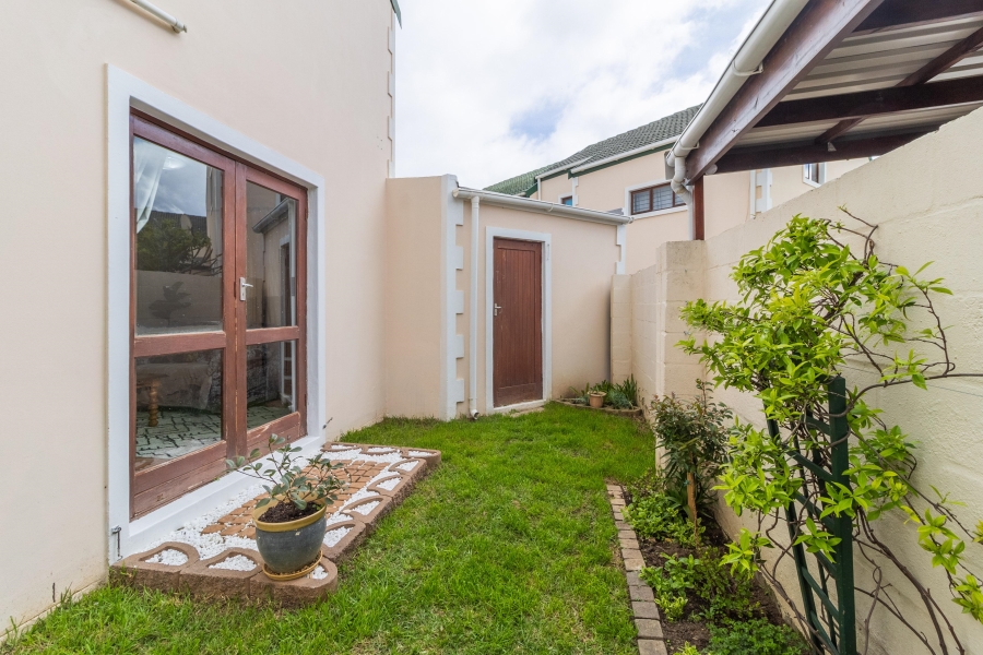 To Let 2 Bedroom Property for Rent in Heritage Park Western Cape